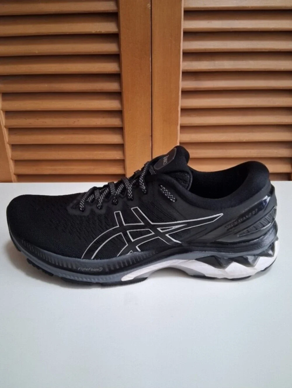 ASICS GEL-KAYANO 27 - WOMENS SIZE 9.5